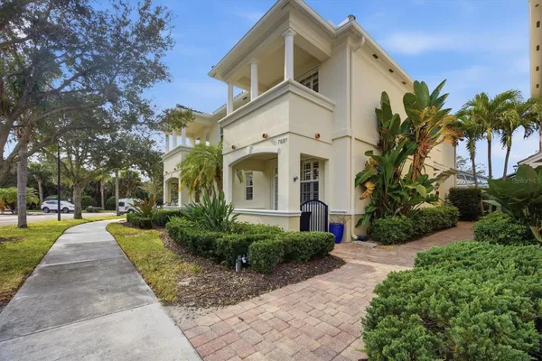 Property Slideshow image 2 of 57 | 7681 bergamo ave, Sarasota, FL, 34238