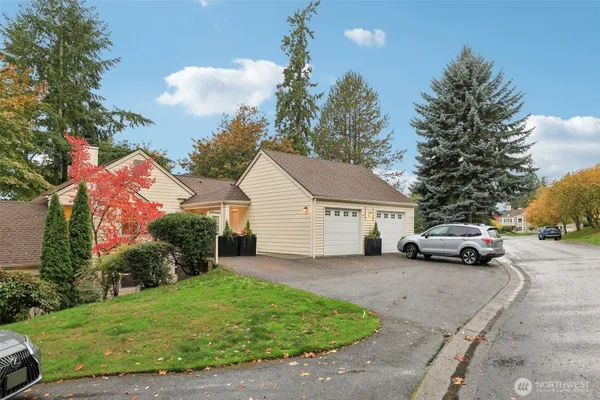 Property Slideshow image 2 of 40 | 22561 se 42nd ter # 2211, Issaquah, WA, 98029