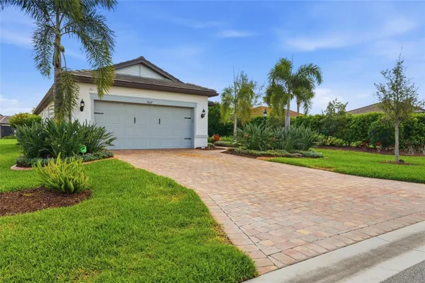 Property Slideshow image 3 of 42 | 7017 hanover ct, Bradenton, FL, 34202