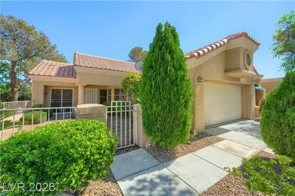 Property Slideshow image 2 of 34 | 2552 highvale dr, Las Vegas, NV, 89134
