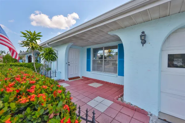 Property Slideshow image 2 of 47 | 1219 wild feather ln, Sun City Center, FL, 33573