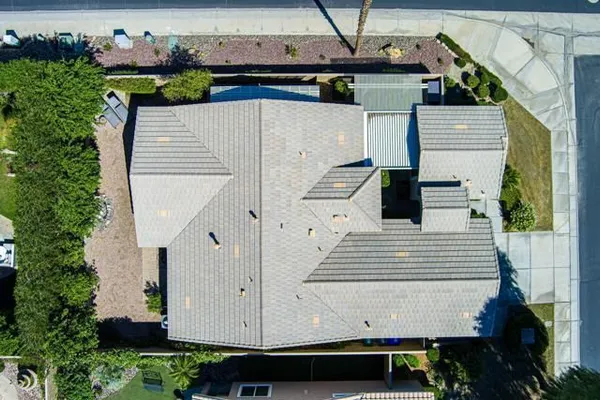 Property Slideshow image 2 of 48 | 60119 honeysuckle st, La Quinta, CA, 92253