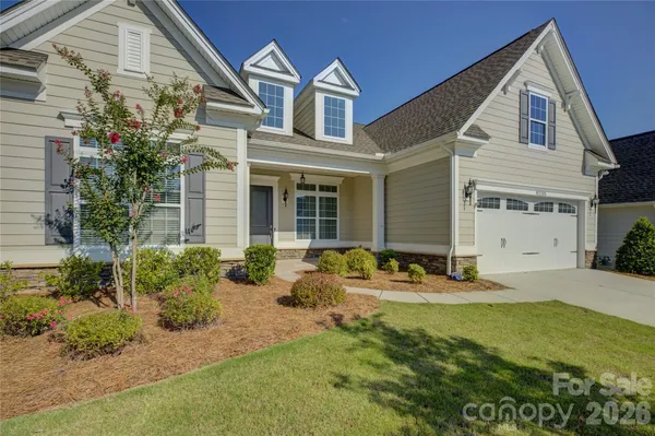 Property Slideshow image 2 of 48 | 82105 standing oak dr, Charlotte, NC, 28278