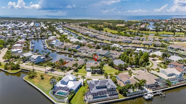 Property Slideshow image 2 of 100 | 508 islebay dr, Apollo Beach, FL, 33572