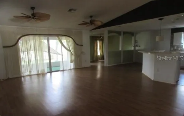 Property Slideshow image 3 of 14 | 1142 meadowbend dr, Leesburg, FL, 34748