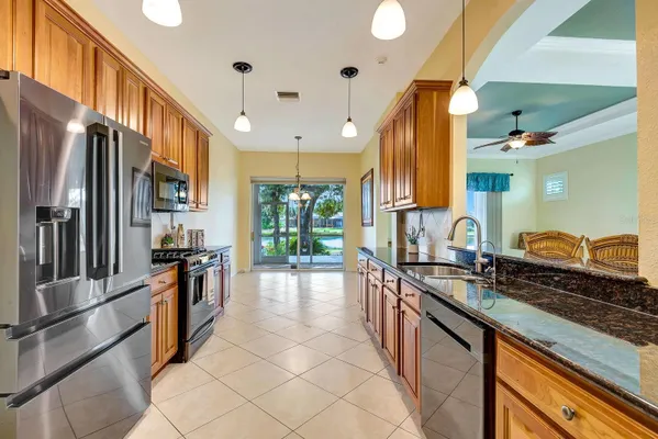Property Slideshow image 3 of 31 | 804 regal manor way, Sun City Center, FL, 33573