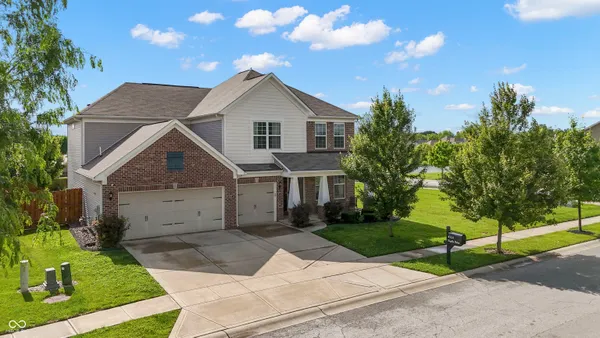 Property Slideshow image 2 of 18 | 4324 nigella dr, Plainfield, IN, 46168