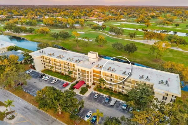 Property Slideshow image 3 of 48 | 7461 w country club dr 404, Sarasota, FL, 34243