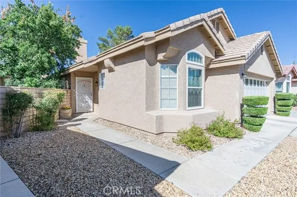 Property Slideshow image 3 of 43 | 11342 sawgrass bnd, Apple Valley, CA, 92308
