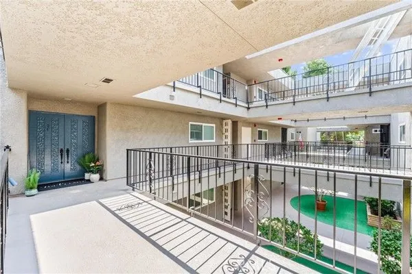 Property Slideshow image 2 of 47 | 2f w via, Laguna Woods, CA, 92637