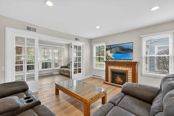 Property Slideshow image 3 of 34 | 7225 oxford cir, Fox Lake, IL, 60020