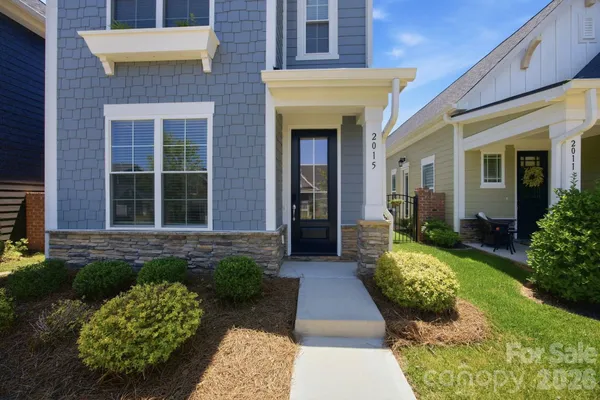 Property Slideshow image 2 of 48 | 2015 claybrook ln, Denver, NC, 28037