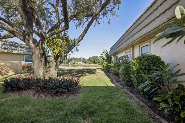Property Slideshow image 3 of 56 | 201 kings blvd 13, Sun City Center, FL, 33573