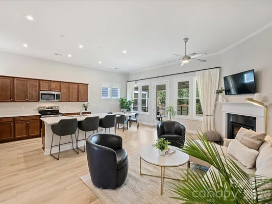 Property Slideshow image 2 of 22 | 10404 superb ln, Charlotte, NC, 28215