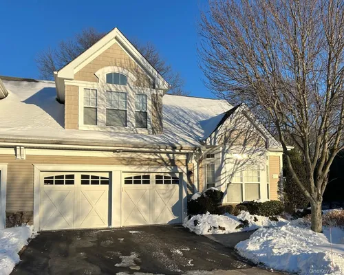 Property Slideshow image 2 of 15 | 171 symphony dr, Lake Grove, NY, 11755