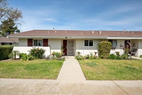 Property Slideshow image 2 of 45 | 3685 vista campana 16, Oceanside, CA, 92057