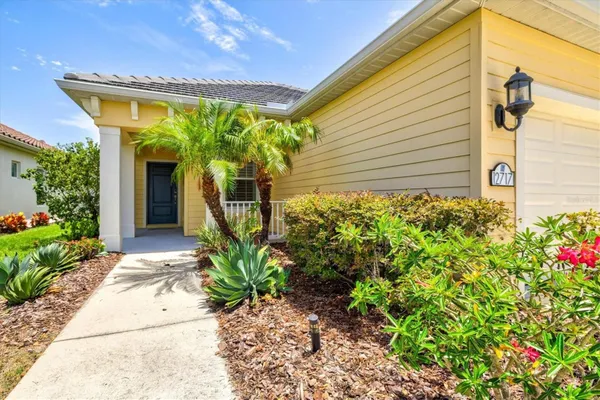 Property Slideshow image 2 of 77 | 12717 deep blue pl, Bradenton, FL, 34211