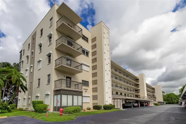 Property Slideshow image 2 of 54 | 8198 terrace garden dr n unit 109, Saint Petersburg, FL, 33709