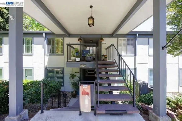 Property Slideshow image 3 of 53 | 2520 ptarmigan dr 1, Walnut Creek, CA, 94595