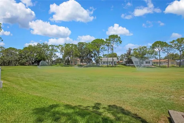 Property Slideshow image 2 of 50 | 7103 crown oaks dr, Spring Hill, FL, 34606