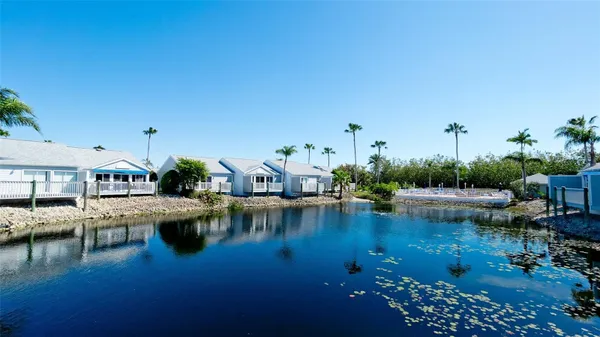 Property Slideshow image 2 of 50 | 507 sanderling cir, Bradenton, FL, 34209