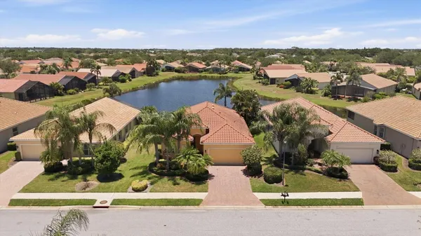 Property Slideshow image 3 of 78 | 6755 41st street cir, Sarasota, FL, 34243