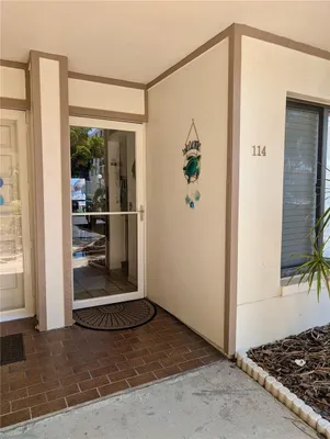 Property Slideshow image 2 of 53 | 6218 palma del mar blvd 114, St Petersburg, FL, 33715