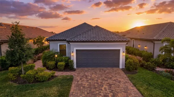 Property Slideshow image 2 of 52 | 3114 tolmino ct, Bradenton, FL, 34211