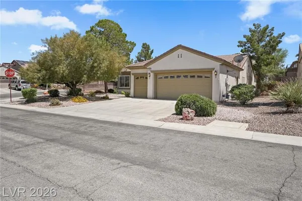Property Slideshow image 2 of 33 | 2032 wolverine ct, Henderson, NV, 89052