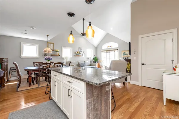 Property Slideshow image 3 of 24 | 206 anchor ct, Babylon, NY, 11726