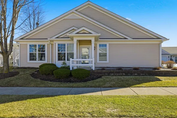 Property Slideshow image 2 of 23 | 14021 beaver dam ln 14021, Huntley, IL, 60142