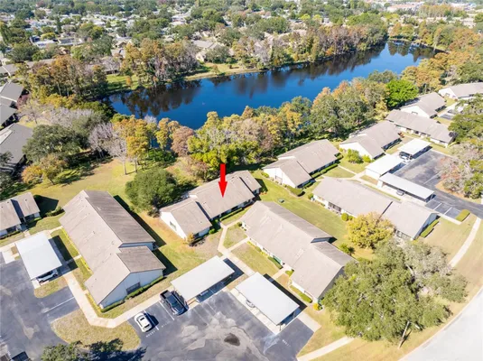 Property Slideshow image 3 of 32 | 2502 laurelwood dr # 3b, Clearwater, FL, 33763