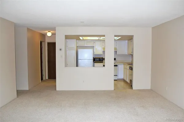 Property Slideshow image 3 of 21 | 14000 e linvale pl 310, Aurora, CO, 80014