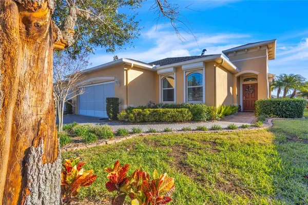 Property Slideshow image 2 of 36 | 633 chipper dr, Sun City Center, FL, 33573