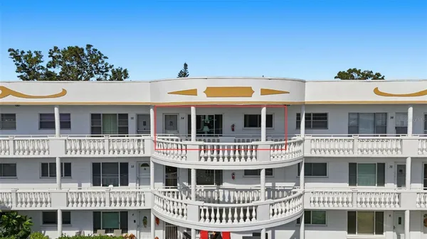 Property Slideshow image 2 of 22 | 2428 columbia dr 54, Clearwater, FL, 33763