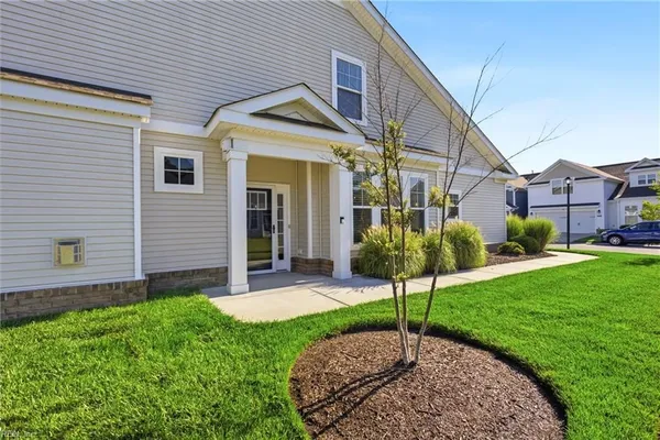 Property Slideshow image 2 of 50 | 3106 lantern pl, Chesapeake, VA, 23321