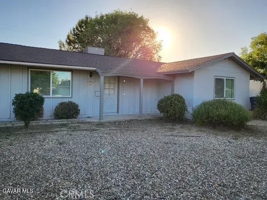 Property Slideshow image 3 of 20 | 325 oak fair way, Bakersfield, CA, 93309