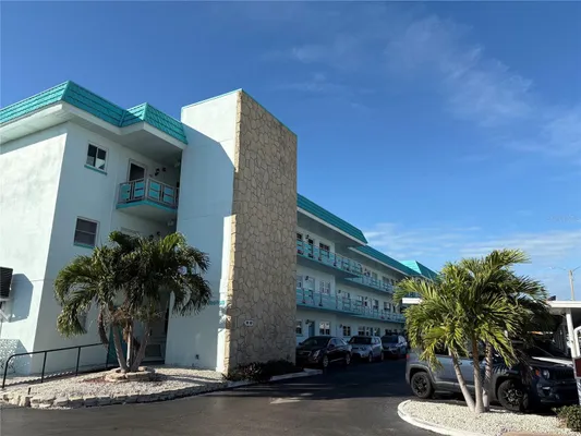 Property Slideshow image 2 of 46 | 5940 30th ave 209, Gulfport, FL, 33707