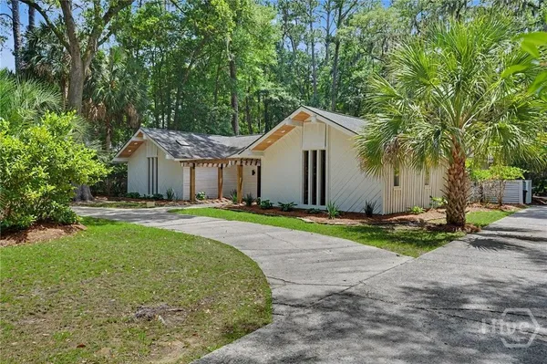 Property Slideshow image 3 of 47 | 2 senauki ln, Savannah, GA, 31411