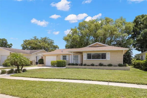 Property Slideshow image 2 of 39 | 2954 curling ct, Palm Harbor, FL, 34684