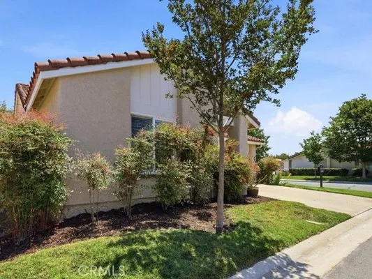 Property Slideshow image 3 of 71 | 27735 via rodrigo, Mission Viejo, CA, 92692