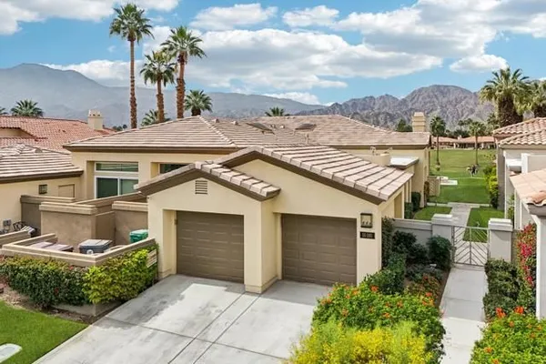 Property Slideshow image 2 of 63 | 55285 laurel vly, La Quinta, CA, 92253