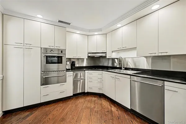 Property Slideshow image 3 of 45 | 34 heritage hls c, Somers, NY, 10589