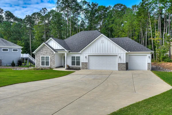 Property Slideshow image 3 of 61 | 105 stonebridge loop, Mccormick, SC, 29835