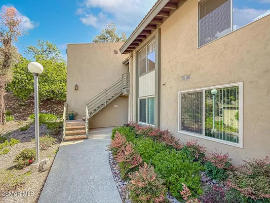 Property Slideshow image 2 of 56 | 224 oak leaf dr 105, Thousand Oaks, CA, 91360