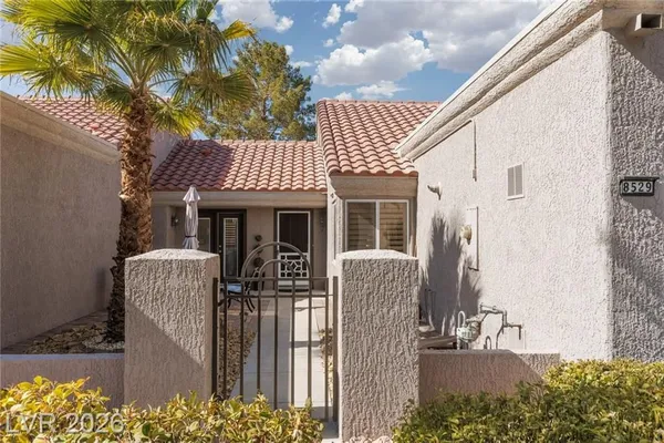 Property Slideshow image 2 of 25 | 8529 willowrich dr, Las Vegas, NV, 89134