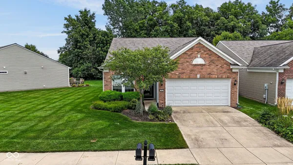 Property Slideshow image 3 of 39 | 12839 gloria dr, Fishers, IN, 46037