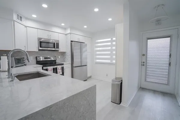 Property Slideshow image 2 of 71 | 3201 portofino pt f1, Coconut Creek, FL, 33066