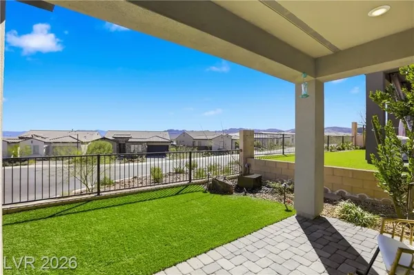 Property Slideshow image 3 of 46 | 100 stone bluff ln, Henderson, NV, 89011