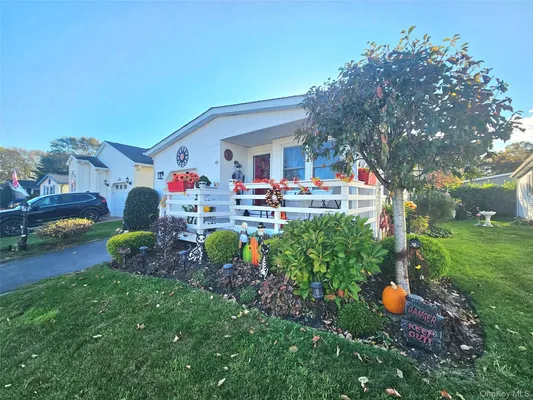 Property Slideshow image 2 of 35 | 45 dogwood ln, Manorville, NY, 11949